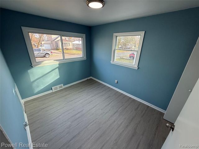 725 Emerson Avenue, Pontiac, MI 48340