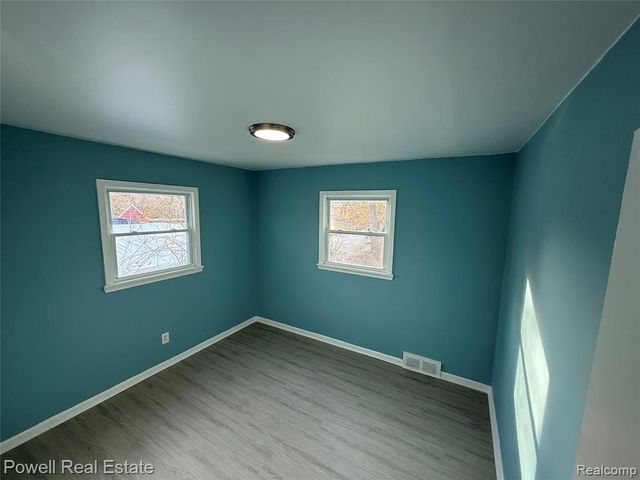 725 Emerson Avenue, Pontiac, MI 48340