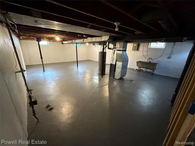 725 Emerson Avenue, Pontiac, MI 48340