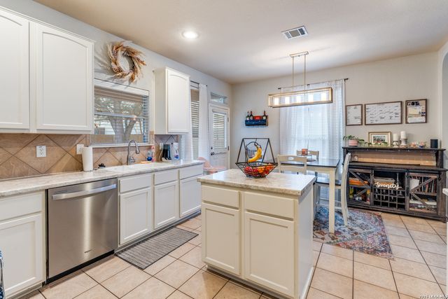 717 Fountain Gate, Schertz, TX 78108