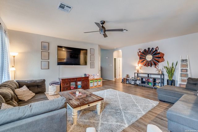 717 Fountain Gate, Schertz, TX 78108