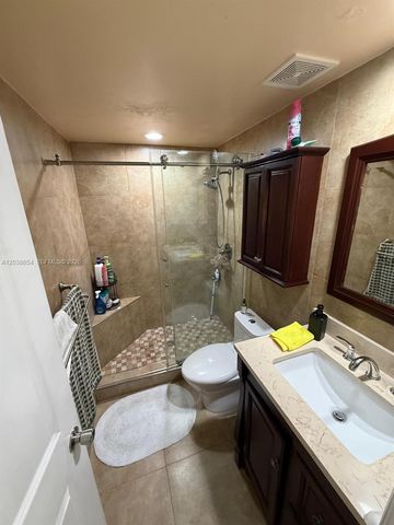 1275 W 35th St 32B, Hialeah, FL 33012