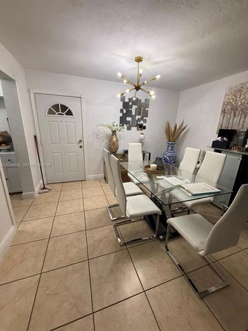 1275 W 35th St 32B, Hialeah, FL 33012