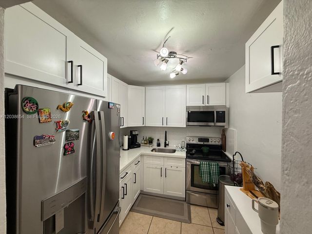 1275 W 35th St 32B, Hialeah, FL 33012