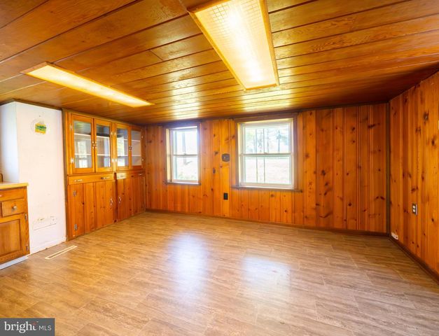 6434 MIDDLEWAY PIKE, Kearneysville, WV 25430