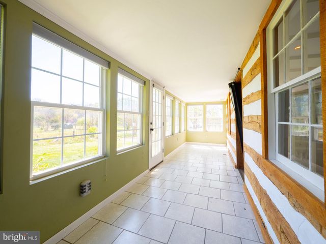 6434 MIDDLEWAY PIKE, Kearneysville, WV 25430