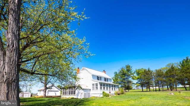 6434 MIDDLEWAY PIKE, Kearneysville, WV 25430