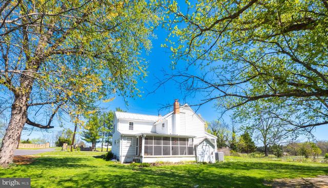 6434 MIDDLEWAY PIKE, Kearneysville, WV 25430