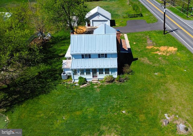 6434 MIDDLEWAY PIKE, Kearneysville, WV 25430