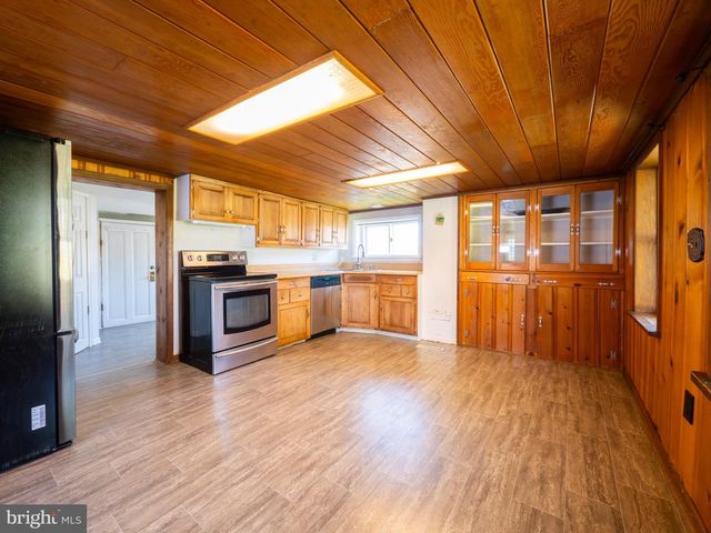 6434 MIDDLEWAY PIKE, Kearneysville, WV 25430