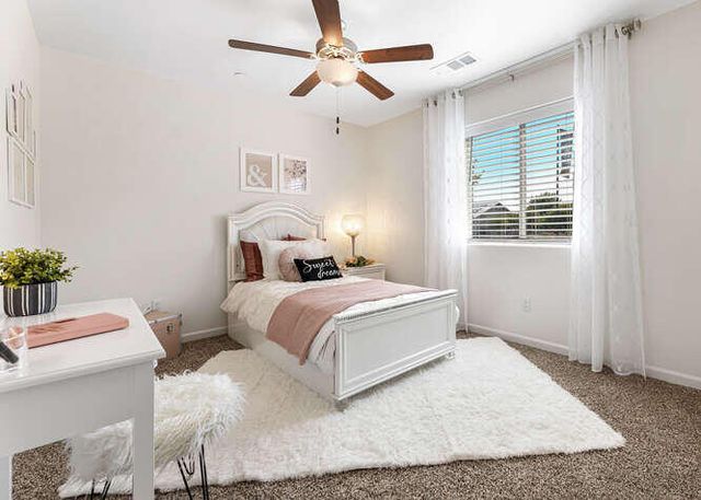 7041 Oriole Avenue, Visalia, CA 93291