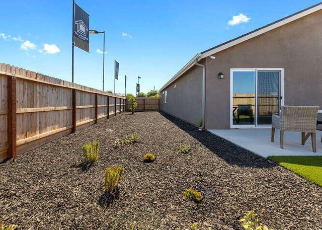 7041 Oriole Avenue, Visalia, CA 93291