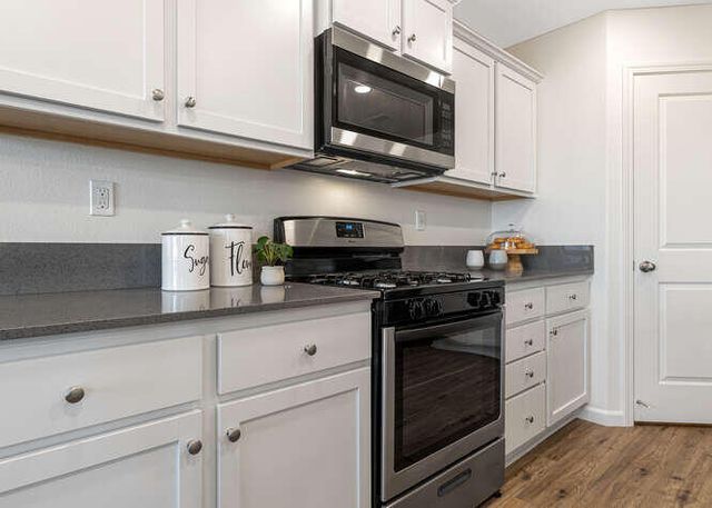 7041 Oriole Avenue, Visalia, CA 93291