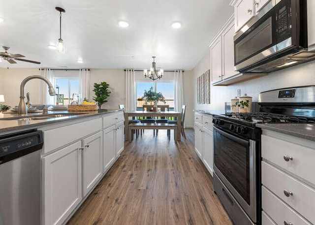 7041 Oriole Avenue, Visalia, CA 93291