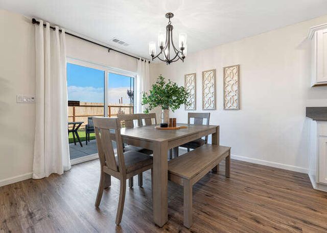 7041 Oriole Avenue, Visalia, CA 93291