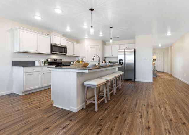 7041 Oriole Avenue, Visalia, CA 93291