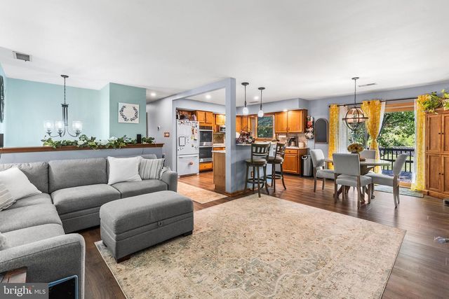 46 POPODICKON DR, Boyertown, PA 19512
