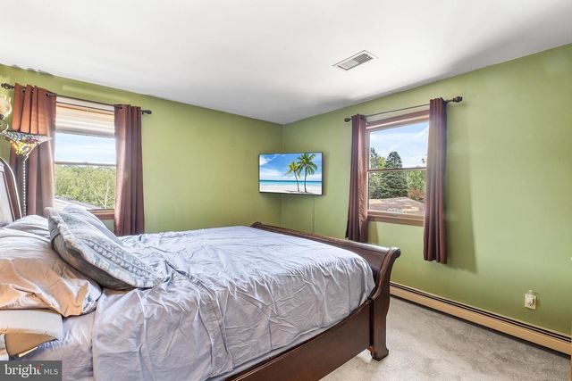 46 POPODICKON DR, Boyertown, PA 19512