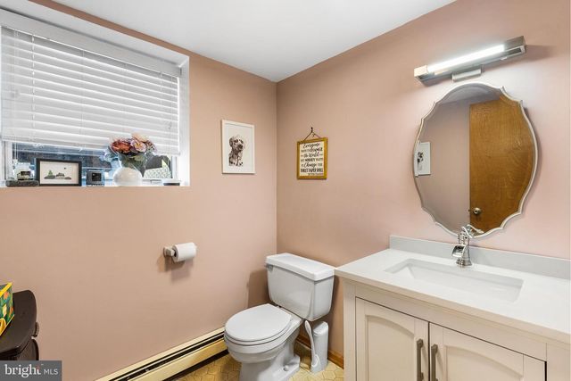 46 POPODICKON DR, Boyertown, PA 19512