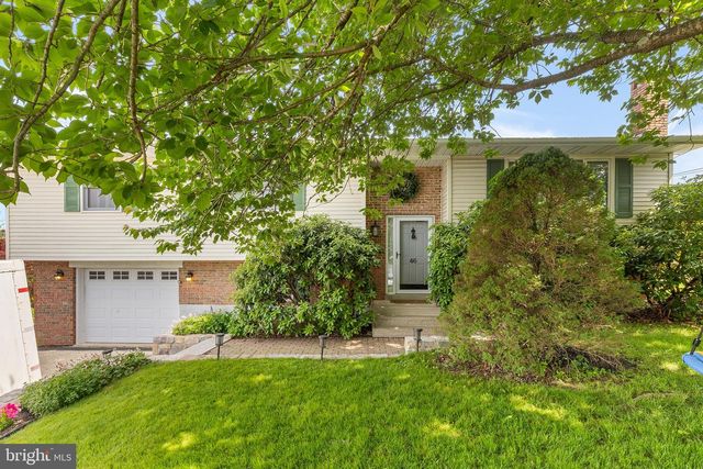 46 POPODICKON DR, Boyertown, PA 19512