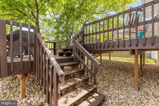 46 POPODICKON DR, Boyertown, PA 19512
