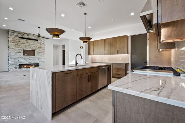 4940 W Dove Nest Place, Marana, AZ 85658