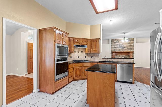 428 Lakedale Drive, Murphy, TX 75094