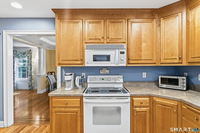 29 Narragansett Trail, Newtown, CT 06482