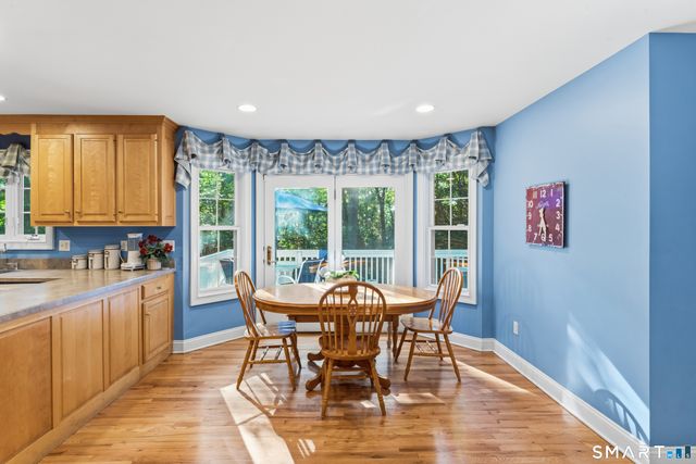 29 Narragansett Trail, Newtown, CT 06482