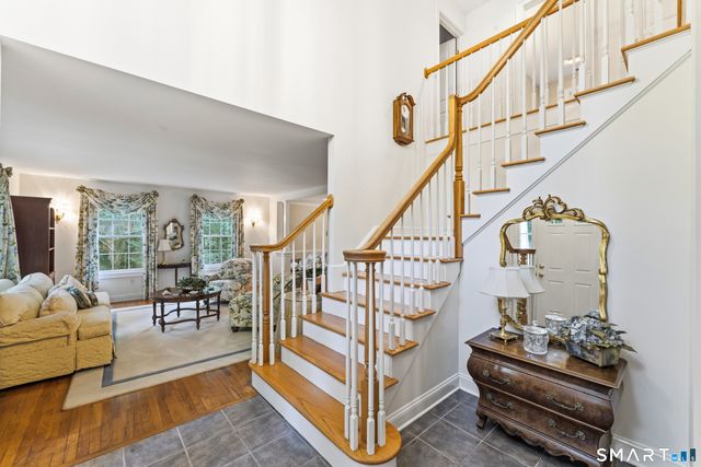 29 Narragansett Trail, Newtown, CT 06482
