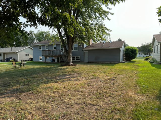 938 Pierce Street S, Shakopee, MN 55379