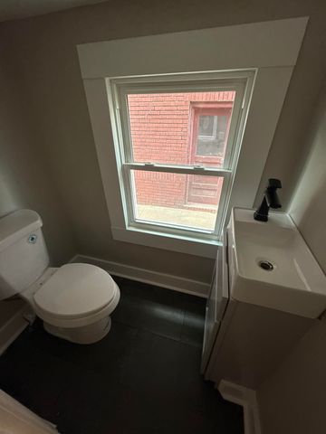1012 11th Avenue, Huntington, WV 25701
