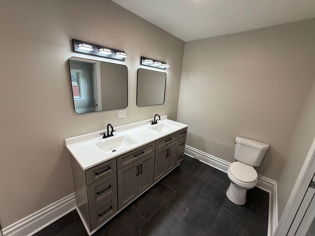 1012 11th Avenue, Huntington, WV 25701