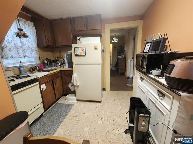 5 Bellevue Avenue, Bloomfield, NJ 07003