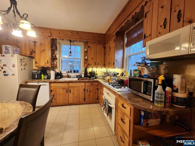 5 Bellevue Avenue, Bloomfield, NJ 07003