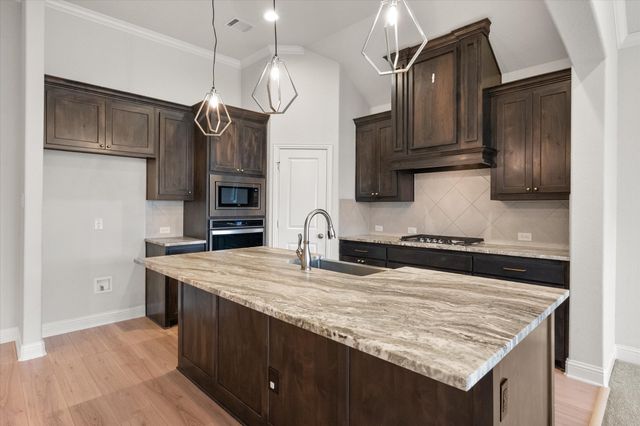 3418 Woodford Drive, Venus, TX 76084