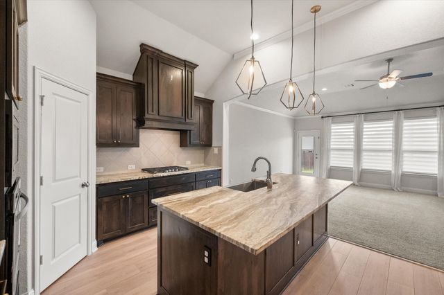 3418 Woodford Drive, Venus, TX 76084