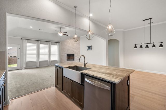 3418 Woodford Drive, Venus, TX 76084