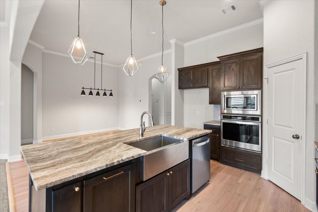 3418 Woodford Drive, Venus, TX 76084