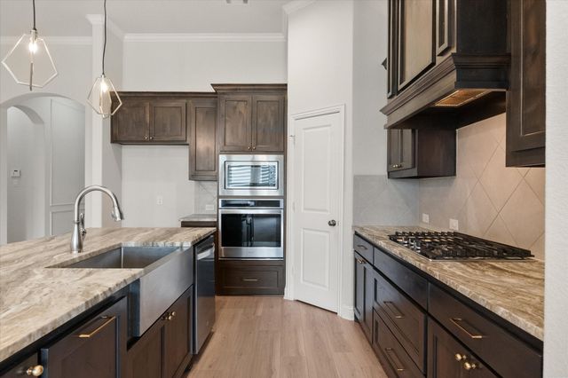 3418 Woodford Drive, Venus, TX 76084