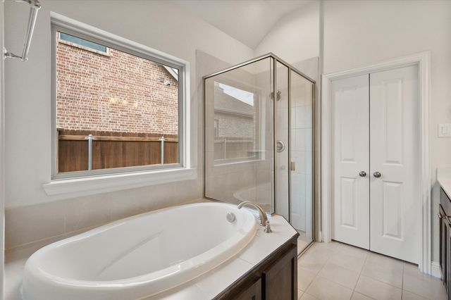 3418 Woodford Drive, Venus, TX 76084