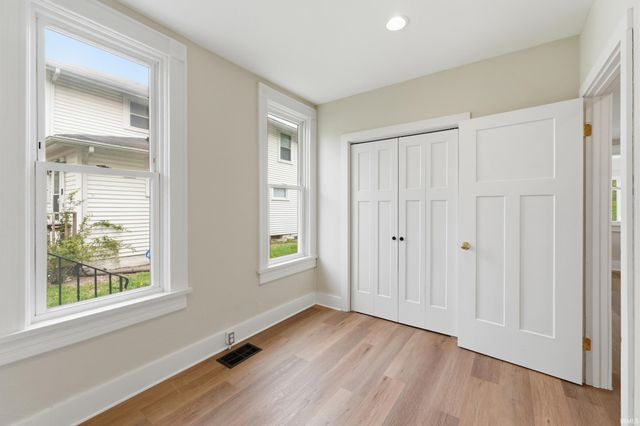 229 Center Street, Fort Wayne, IN 46808