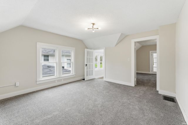 229 Center Street, Fort Wayne, IN 46808
