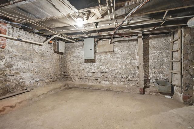 229 Center Street, Fort Wayne, IN 46808