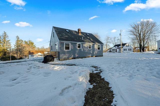 8 Sunset Dr, Leicester, MA 01524