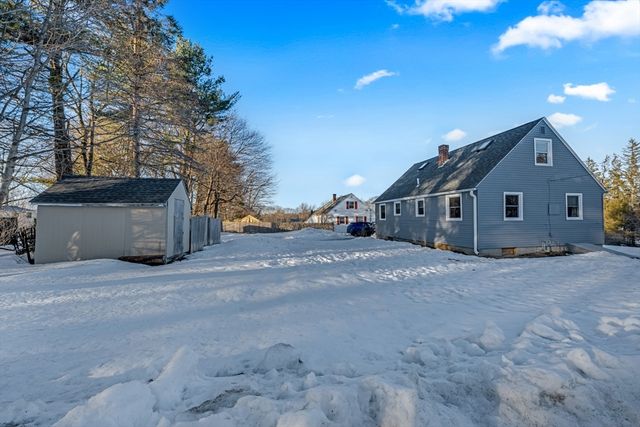 8 Sunset Dr, Leicester, MA 01524