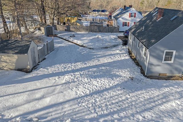 8 Sunset Dr, Leicester, MA 01524