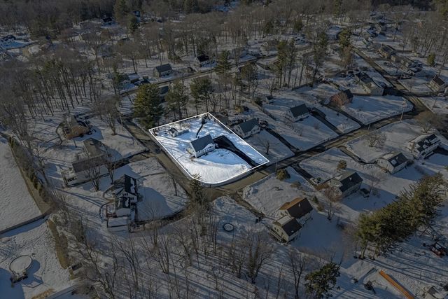 8 Sunset Dr, Leicester, MA 01524