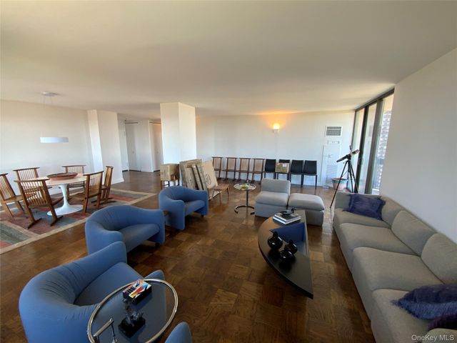 27110 Grand Central Parkway 18E, Floral Park, NY 11005