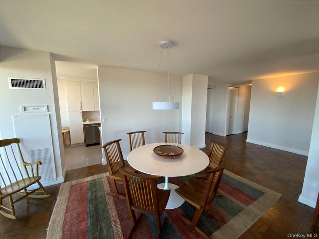 27110 Grand Central Parkway 18E, Floral Park, NY 11005